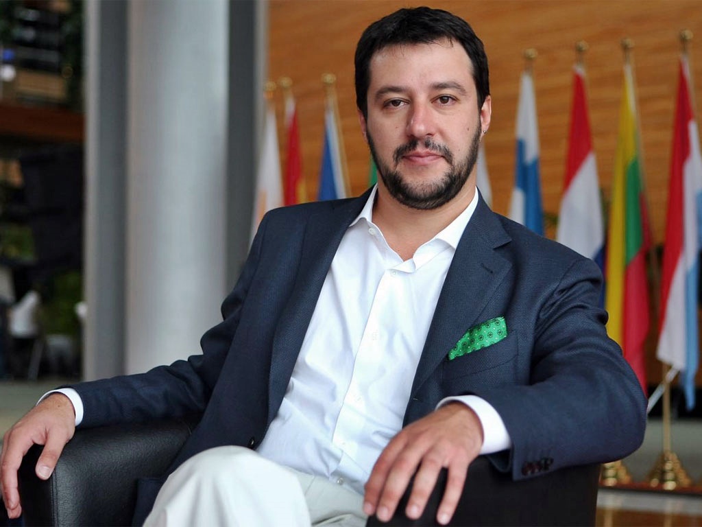 Salvini, governo centrodestra -M5s al 51%. Ma Di Maio lo gela