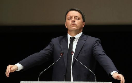 Vigilia congresso in attesa Minniti-Martina. Renzi: “Mio ciclo è chiuso”. E guarda alle Europee