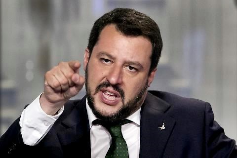 Salvini: in arrivo altre due navi migranti, cerchino altri porti (non italiani)