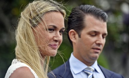 Moglie di Donald Trump Jr. chiede il divorzio, entrambi 40enni hanno cinque figli