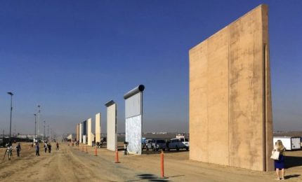 Trump in California, esaminerà i prototipi di muro anti-immigrati