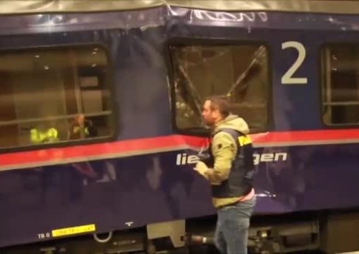 Austria, scontro tra due carrozze treno a Salisburgo