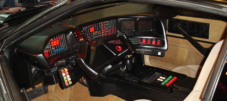 Il cruscotto di Kitt, l’auto guidata dall’intelligenza artificiale della serie tv Supercar