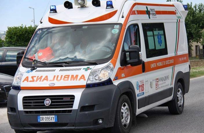 Ambulanza bloccata da varco a Sant’Angelo Ischia. Muore turista