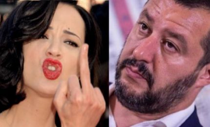Lite e insulti su Twitter tra Matteo Salvini e Asia Argento