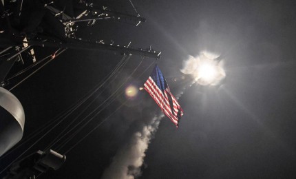 Usa, Francia e Gb colpiscono la Siria. Trump: Assad "è un mostro". May: "Attacco limitato e mirato"