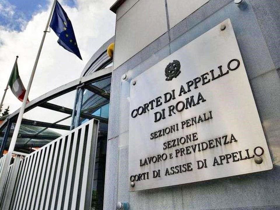 Pioggia in uffici corte d’appello Roma, la protesta dei lavoratori