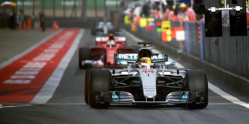 Vince Hamilton. Vettel incidente al primo giro, quinto