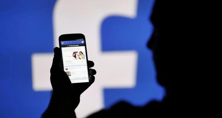 Facebook da oggi avviserà utenti con dati violati. Tinder, nuova grana per il colosso del web