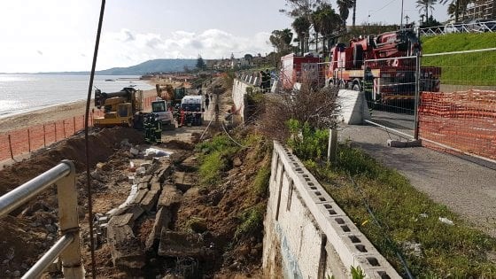 Incidenti lavoro a Crotone, 2 morti e un ferito. Sindacati, apertura tavoli