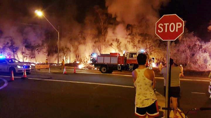 mega incendio minaccia la periferia di Sydney