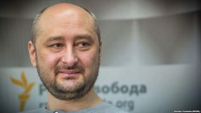Kiev, arrestato uomo che preparava omicidio Babchenko. Il reporter è vivo