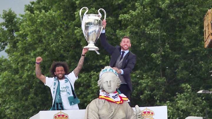 Champions, il Real torna a casa e fa festa con i tifosi a Madrid