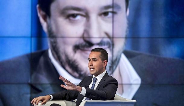 Di Maio ‘sposta’ Savona al Tesoro. Ora la palla passa a Salvini