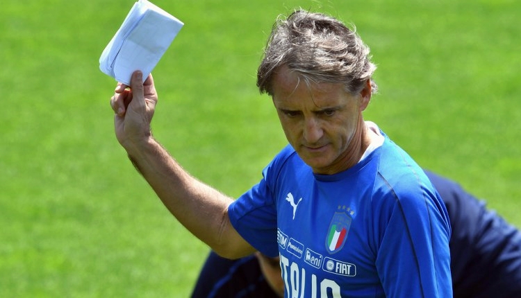 Mancini: “L’Italia può aprire un ciclo”. “In prospettiva”, spiraglio per Balotelli