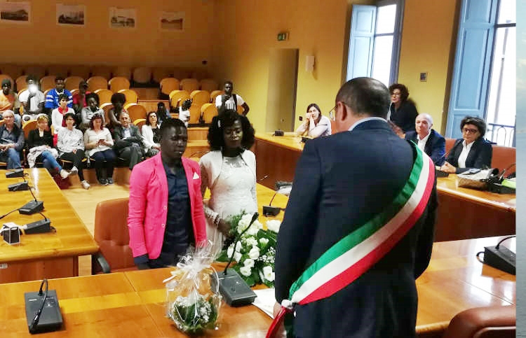 Grace e Azeez sposi, in Sicilia per “si'” a nuova vita