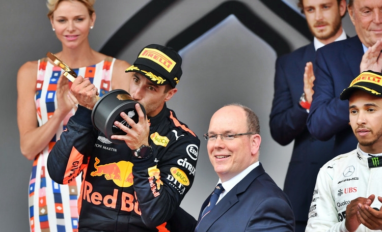 Vince Ricciardo su Vettel, Hamilton terzo. “La preparavo da due anni”