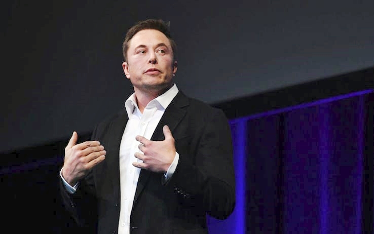 Elon Musk lascerà la guida del Cda di Tesla, multa da 20 milioni