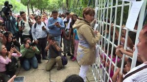 Messico, candidata sindaco contro Trump con giacca come Melania