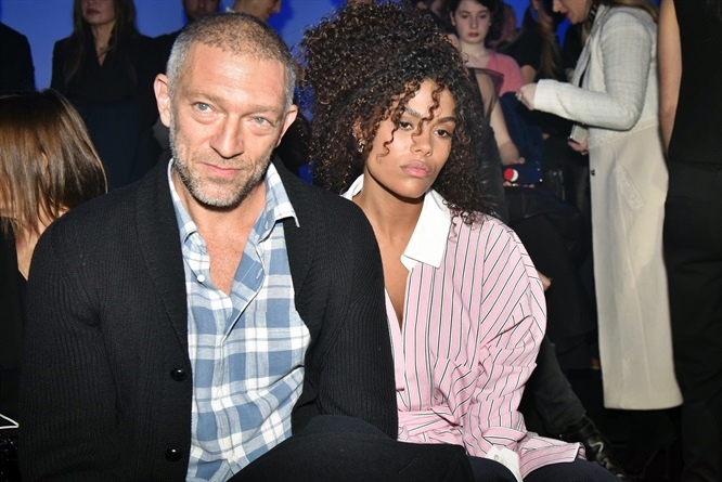 Vincent Cassel e Tina Kunakey sposi a Biarritz ad agosto