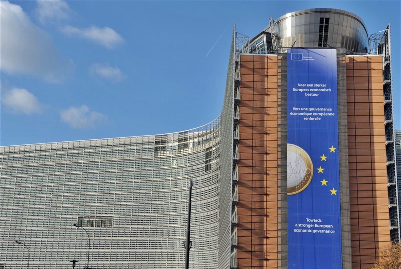 L’Ue affila le armi: “grave preoccupazione” sulla manovra. Tempi e mosse di Bruxelles