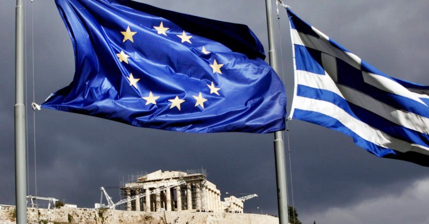 La Grecia non è più commissariata. Moscovici: “Crisi greca finisce qui”