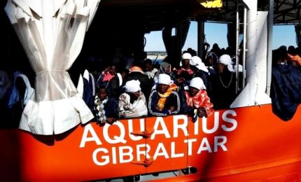 La nave Aquarius approderà in Spagna. Sanchez: "Nostro dovere evitare catastrofe"
