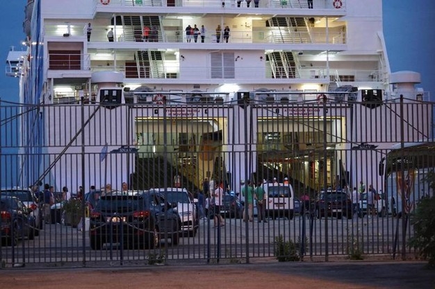 Auto schiaccia passeggeri su traghetto Napoli-Palermo, un morto e un ferito ricoverato