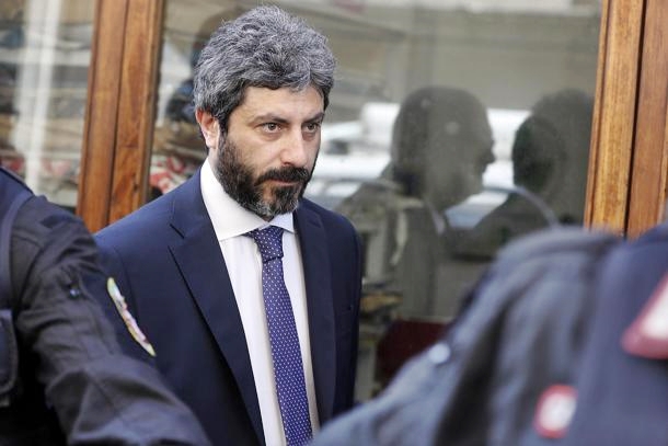 Napoli, incontro Pd-M5s: disco verde per candidato unitario