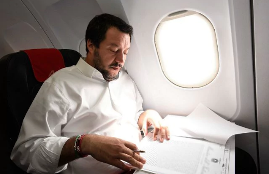 Salvini punta a leadership populisti Ue. Riorganizzazione partito e piattaforma Rousseau