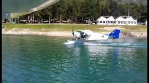 Ascoli, la festa degli idrovolanti sul lago di Gerosa