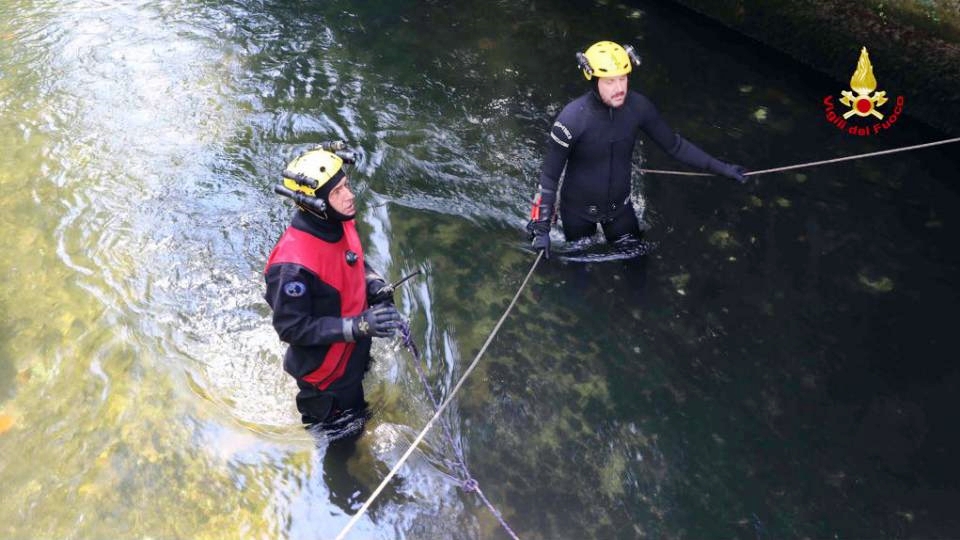 Cade nel canale mentre giocava, muore bambino di 3 anni