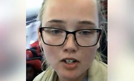No alla deportazione di un afgano, giovane svedese ferma l'aereo