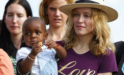 Madonna lancia una raccolta fondi per i bambini del Malawi