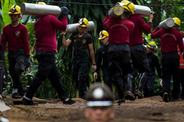 Thailandia, i primi quattro ragazzi rivedono la luce. Per gli altri otto “Cinghiali selvatici” e l’allenatore bisognerà aspettare