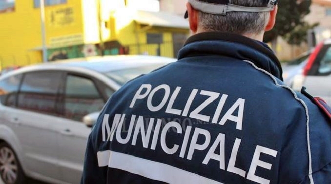 Nordafricano fugge da auto dei vigili e viene investito in Tangenziale a Milano