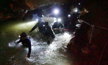 Trovati vivi i 12 ragazzi dispersi in una grotta, nove giorni di ricerca