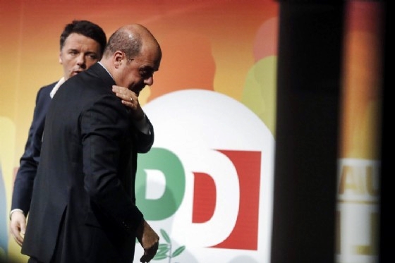 Pd sempre in guerra: Renzi fa marcia indietro, stop firme anti Salvini