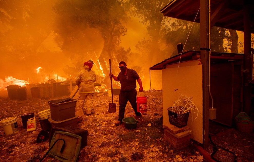 Inferno California, salgano a 42 le vittime. Trump: “Una catastrofe naturale”