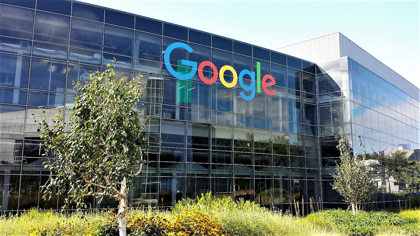 Commissione Ue multa Google per abuso posizione dominante