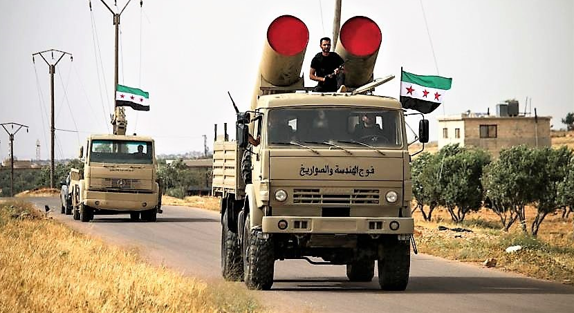 Siria, Isis negozia resa con i curdi. L’esercito siriano: “Jihadisti si arrendano o moriranno”
