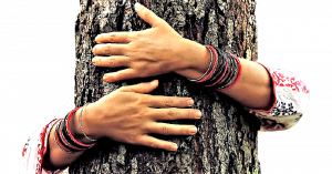 Abbracciare-un-albero-fa-bene-allo-spirito-e-al-territorio-removebg-preview