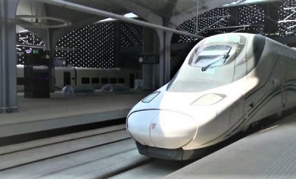 Re Salman inaugura il treno ad alta velocità