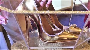 Oro, seta e 236 diamanti