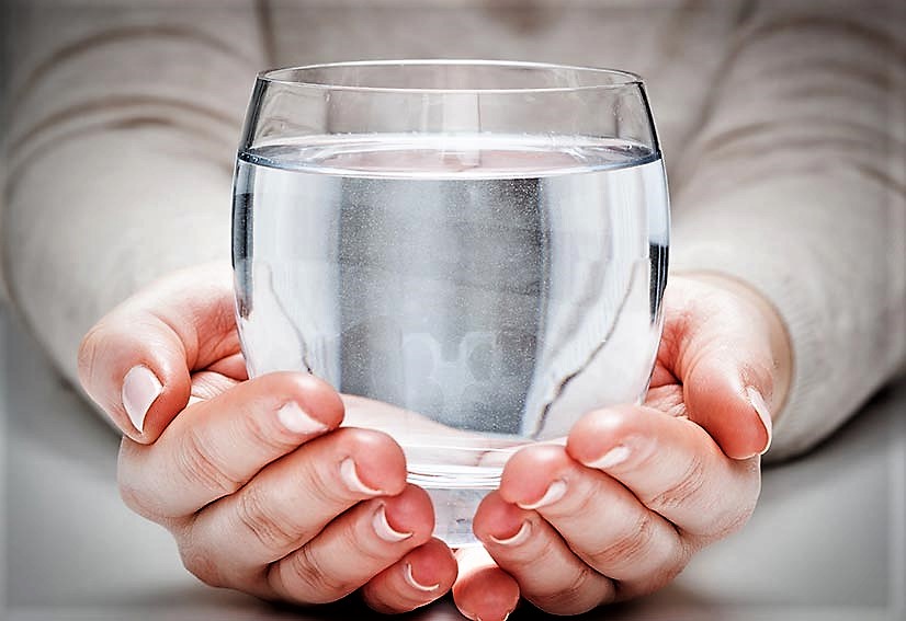 Un bicchiere d’acqua aiuta a tenere alta la concentrazione