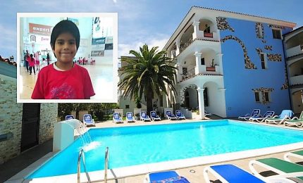Bimbo morto in piscina a Nuoro, quattro indagati