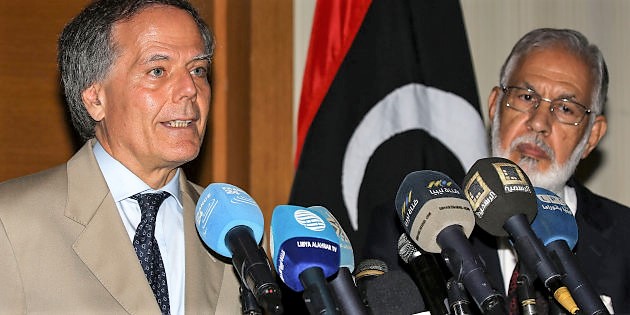 Attacco alla compagnia petrolifera libica, almeno 8 morti. E Moavero vola a sorpresa da Haftar