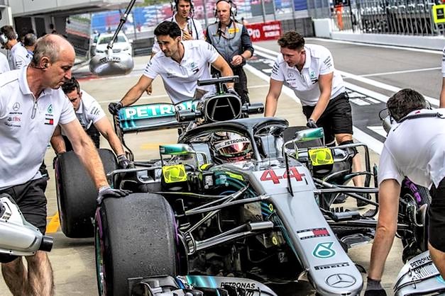 Doppietta Mercedes, Hamilton vince e va a +50: “Bottas mi ha fatto passare”