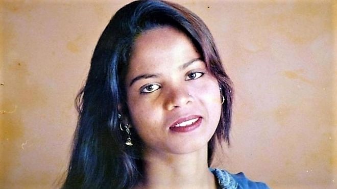 Asia Bibi scarcerata e trasferita in una località sconosciuta, islamisti in rivolta. La 47enne era stata condannata a morte per blasfemia