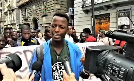 Napoli, il leader del corteo dei migranti attacca Salvini